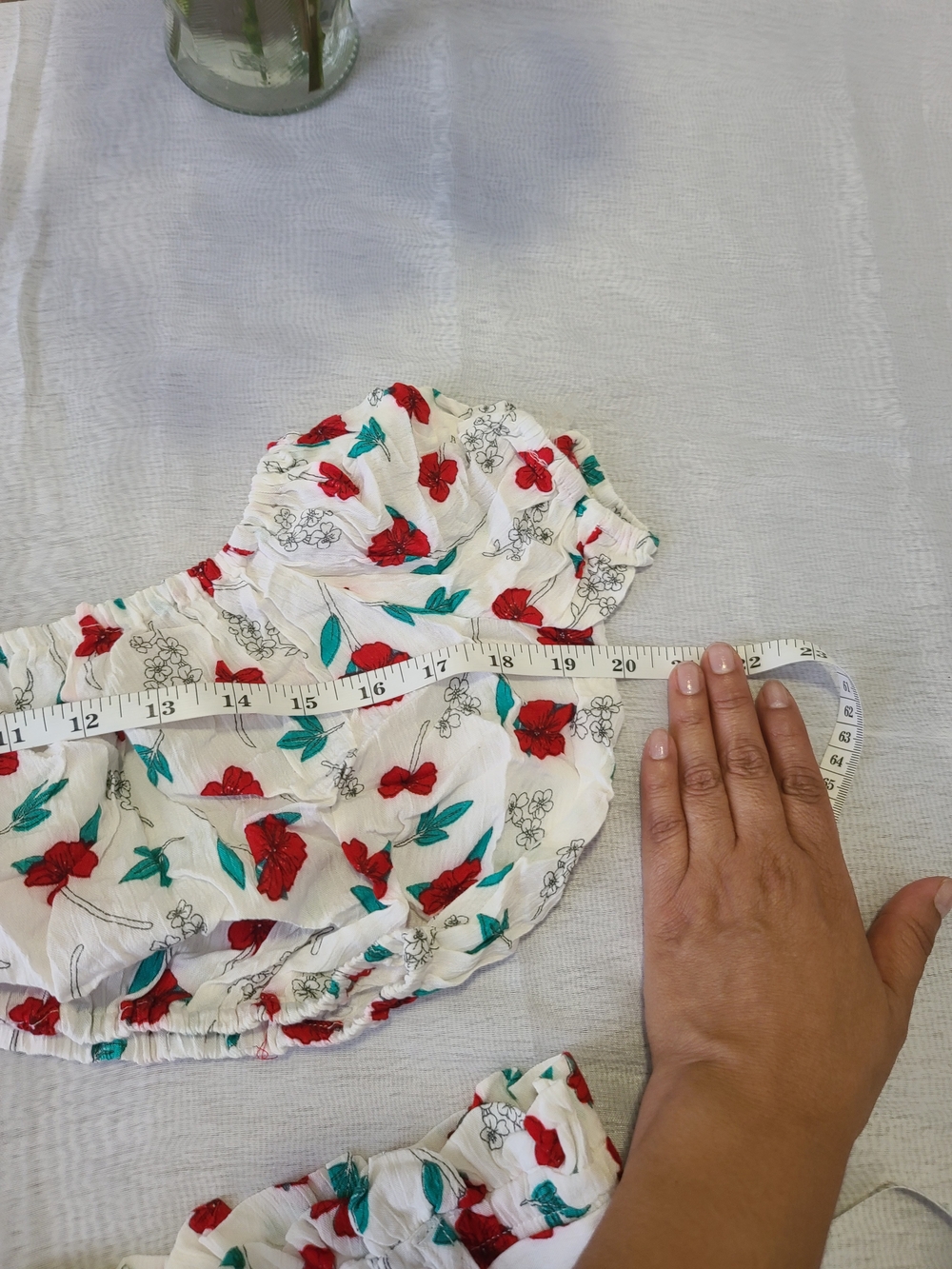 FAVLUX White Floral Ruffle Crop Top & Red Floral Shorts Set - Picture 4 of 6